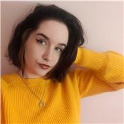 Paciente y con ganas de practicar la enseñanza del inglés. Puedo dar diferentes niveles de inglés, desde nivel de instituto o bachiller, tanto ayudar a alguien que haya empezado a estudiar mi propio grado, o incluso a un adulto que quiera especializarse e